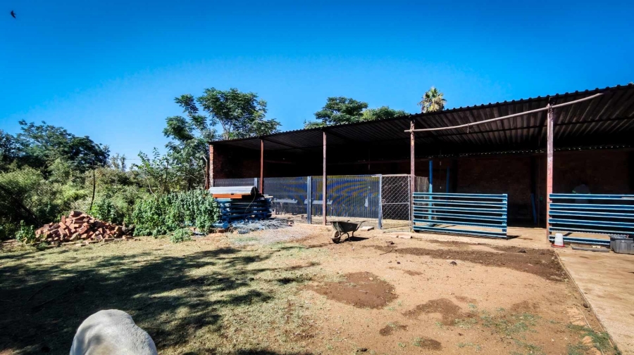 6 Bedroom Property for Sale in Hartbeespoort North West